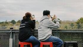 Как перенести фотографии с фотоаппарата на телефон в ТНК