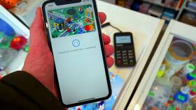 Как правильно наклеить платежный стикер на iPhone в ТНК