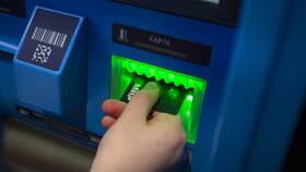 Закончилась карта Мир: что делать в ТНК